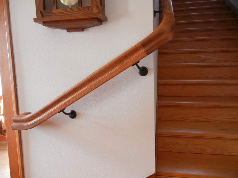 Wreath handrail lower portion